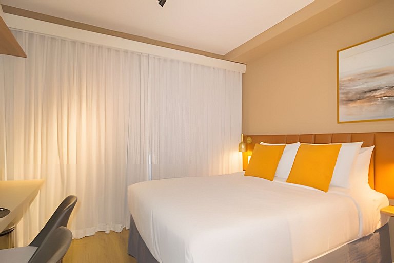 Studio completo com cama queen Moema