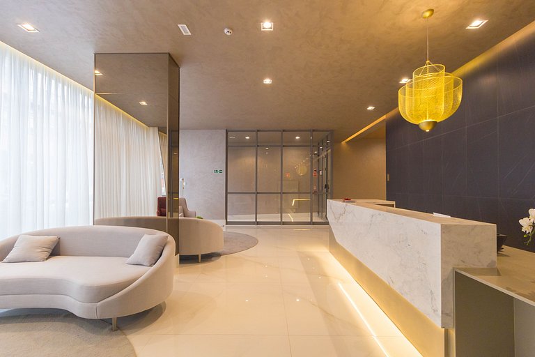 Studio Completo: Cama queen e espaço de trabalho