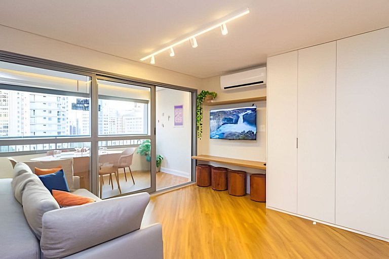 Apê de 2 Dormitórios no Melhor Prédio de Moema