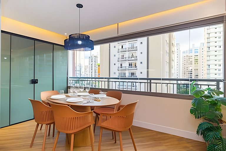 Apê de 2 Dormitórios no Melhor Prédio de Moema