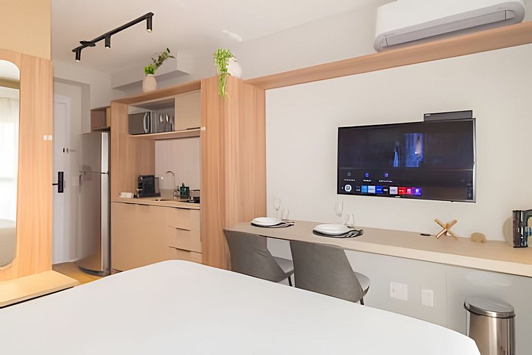 Studio Superior com Cama Queen em Moema