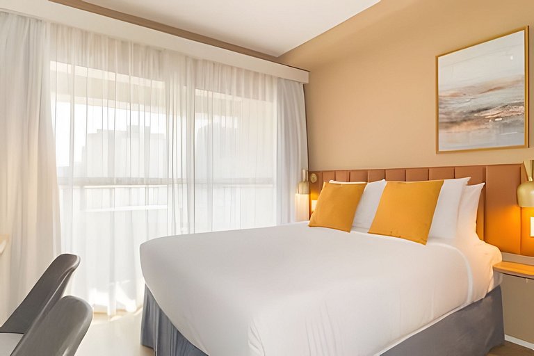 Studio Superior com Cama Queen em Moema
