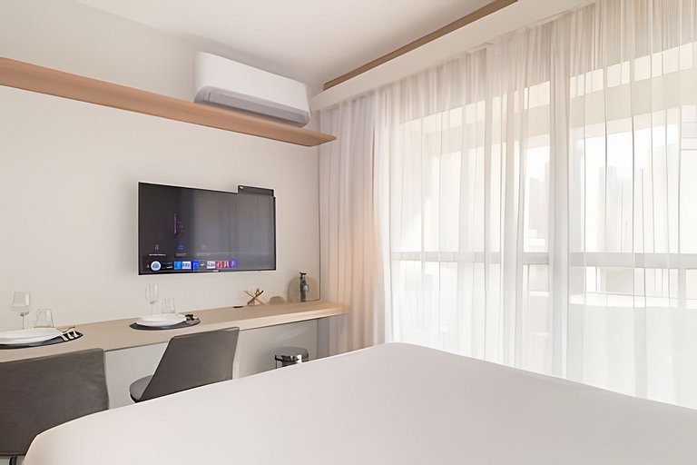 Studio Superior com Cama Queen em Moema