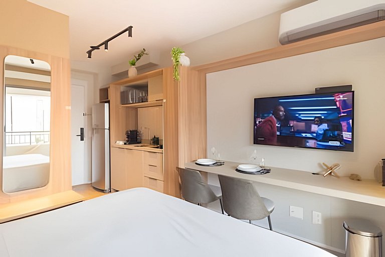 Studio Superior com Cama Queen em Moema