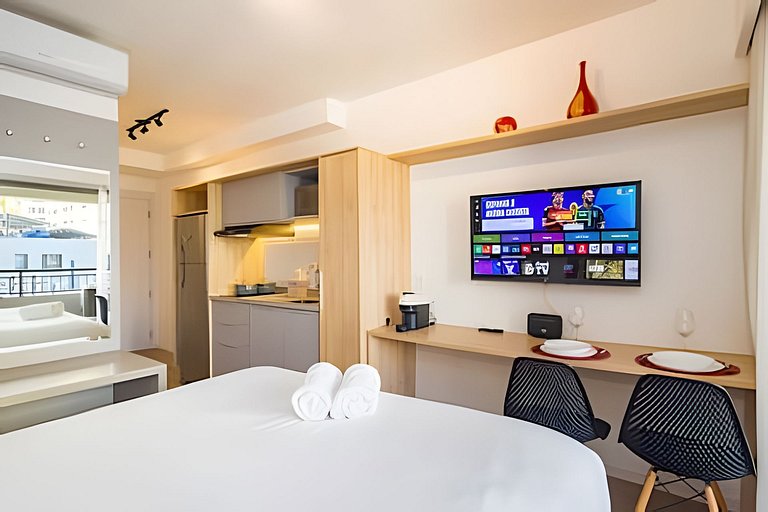 Studio  com Varanda e Banheiro Acessível em Moema