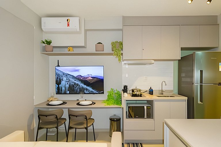 Studio com Varanda: Charme e Aconchego em Moema